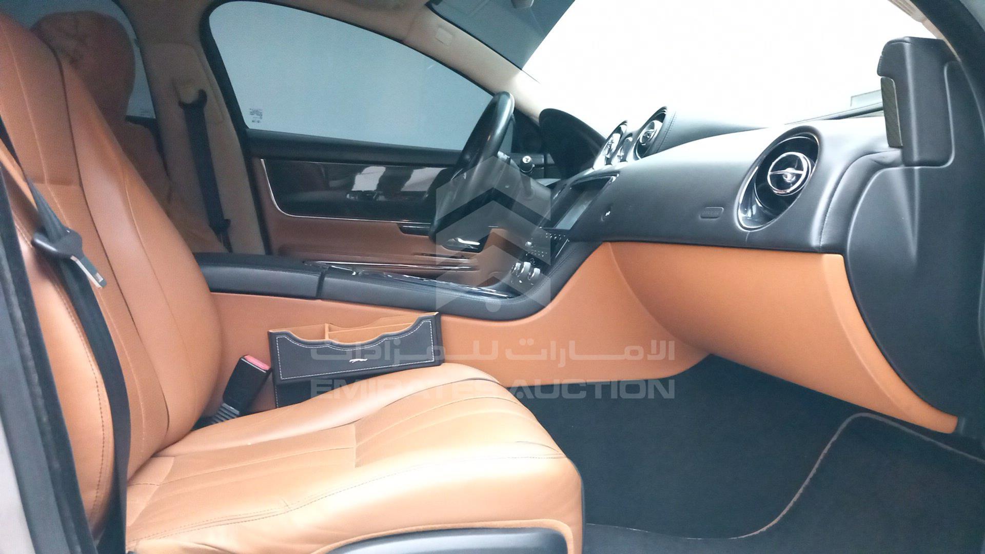 2010 JAGUAR X J VIN: SAJKA26J1AMV01346