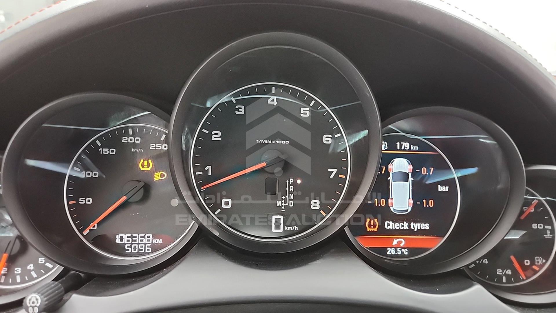 2016 PORSCHE CAYENNE VIN: WP1ZZZ92ZGLA05582