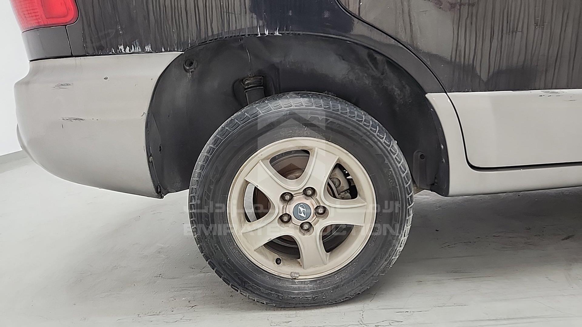 2004 HYUNDAI SANTA FE VIN: KMHSC81D74U706523