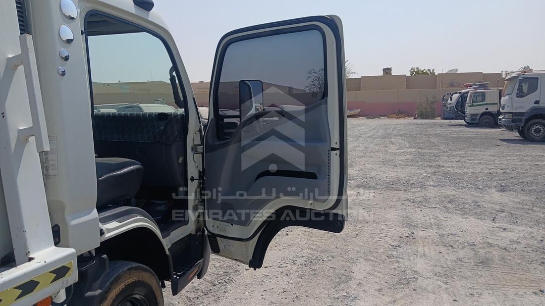 2014 Mitsubishi Canter — Front Right Door — Photo 22