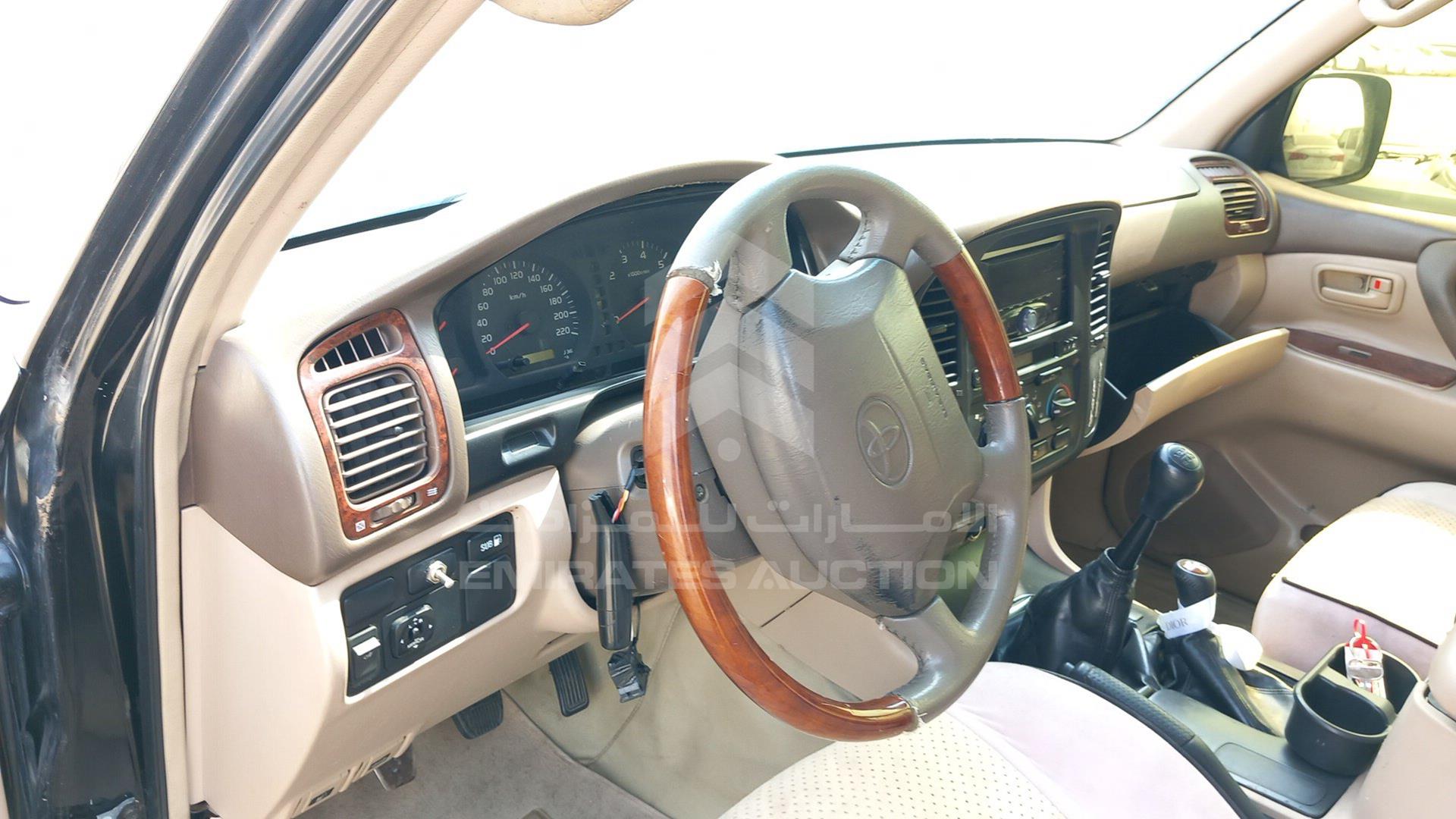 2000 TOYOTA LAND CRUISER VIN: JT3HJ09J1Y0025212