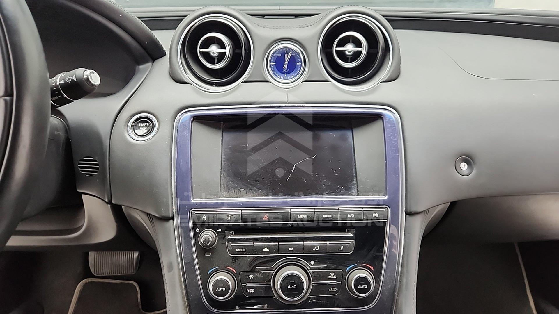 2013 JAGUAR X J VIN: SAJWJ1CD6D8V47889