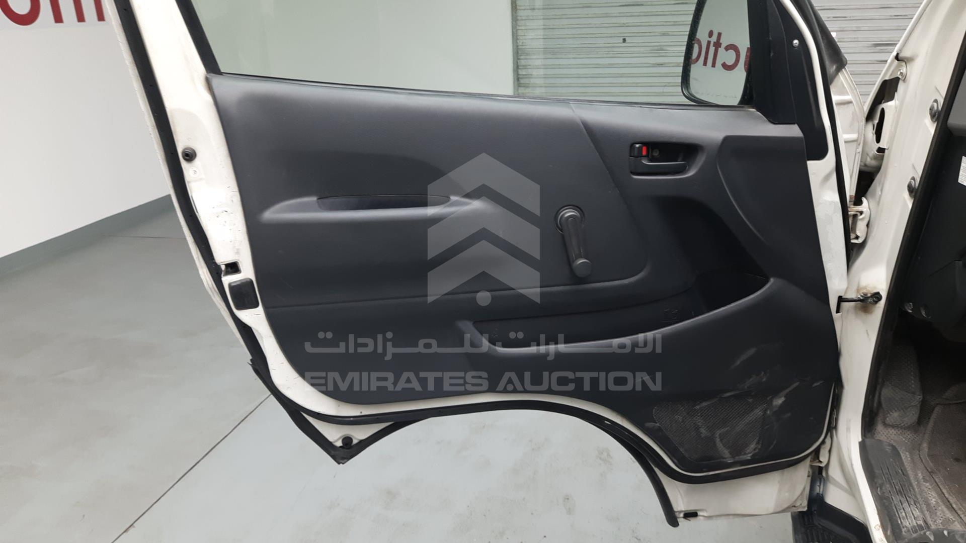 2007 TOYOTA HIACE VIN: JTGJX02P575007598