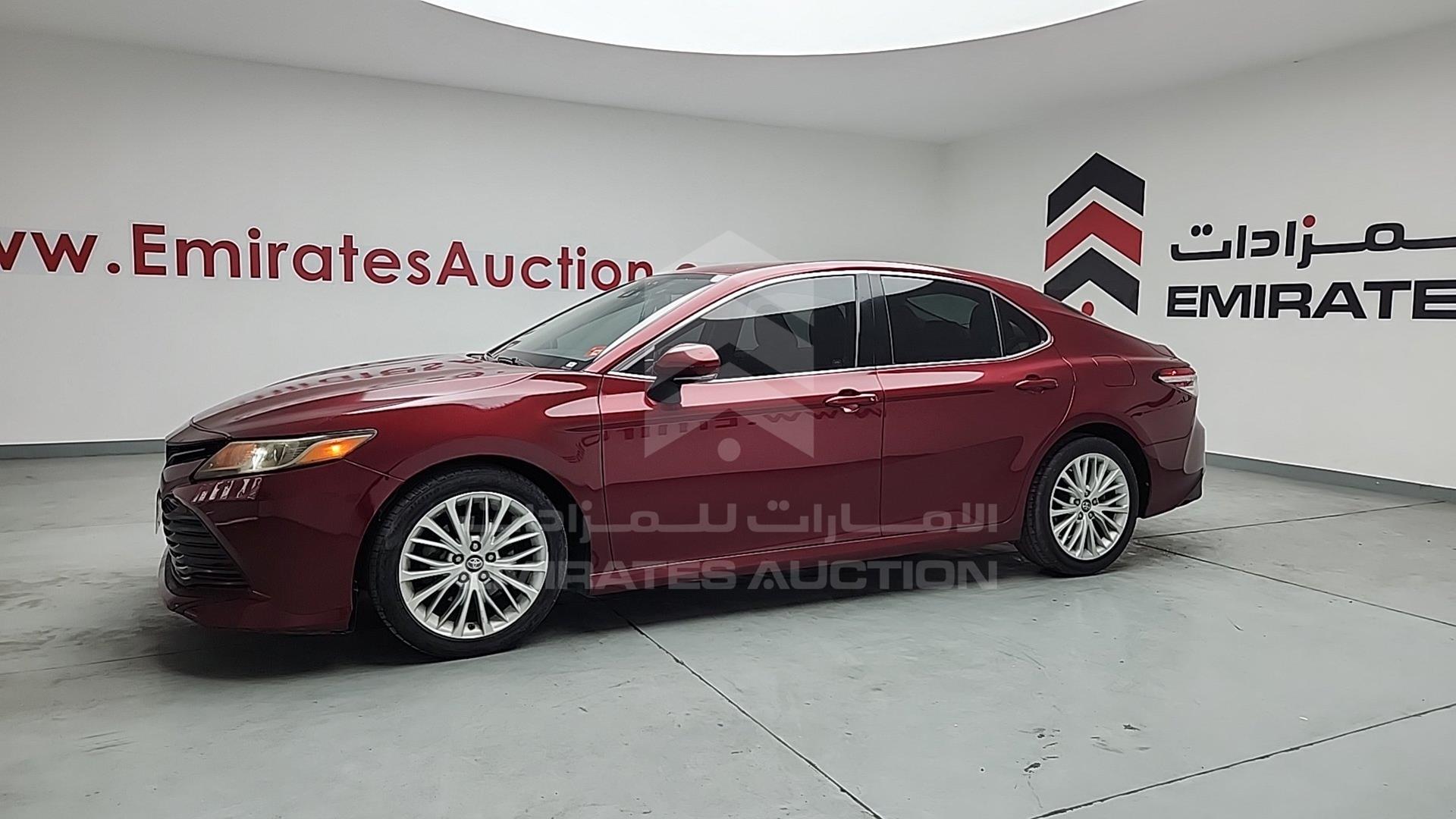 2018 TOYOTA CAMRY VIN: 4T1B11HK5JU566792