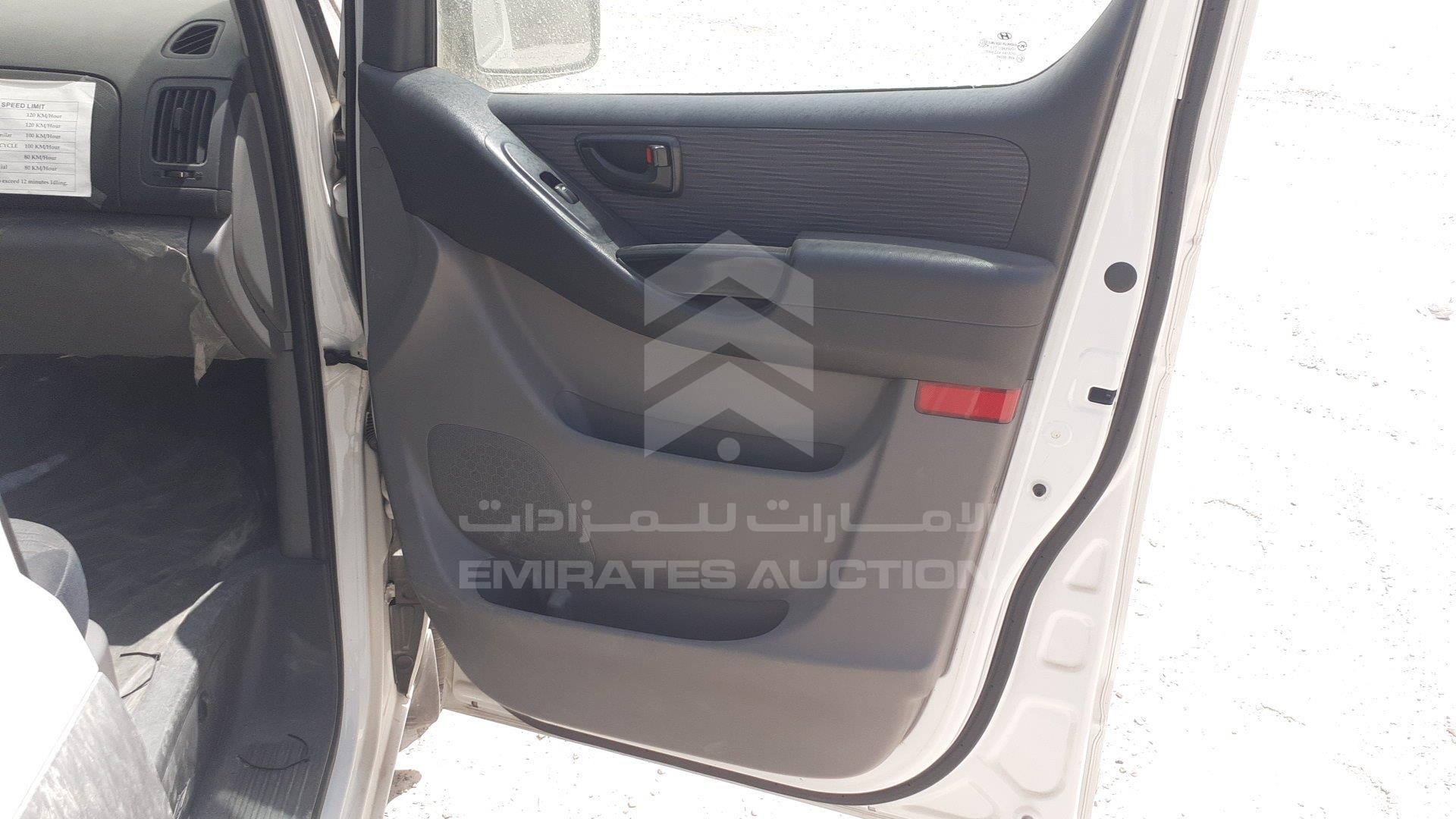 KMJWA37R0CU440854 - 2012 Hyundai H1 - #357798