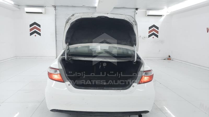 6T1BF9FK6HX692658 Auction: EmiratesAuction Lot: 436635 6T1BF9FK6HX692658 Toyota Camry 2017 WHITE Photo 20