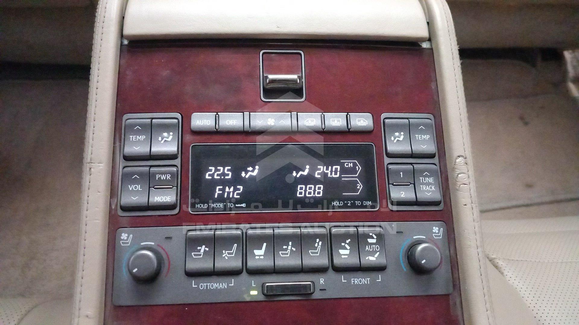 2009 LEXUS LS 460 L VIN: JTHGL46F205027078