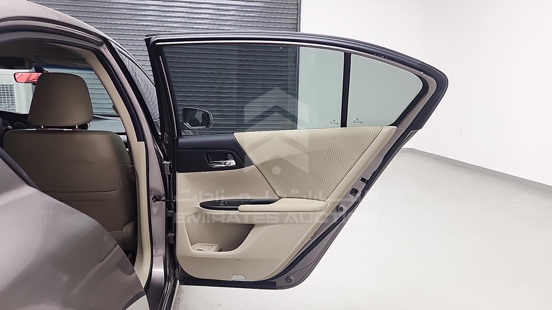2015 HONDA ACCORD VIN: LUCCR2629F3414257