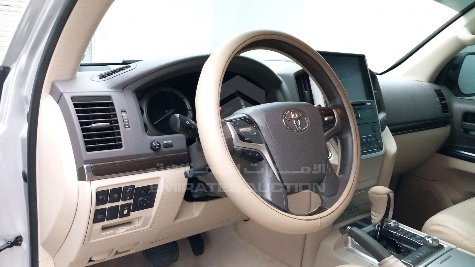 2019 TOYOTA LAND CRUISER VIN: JTMHX01J6K4189139