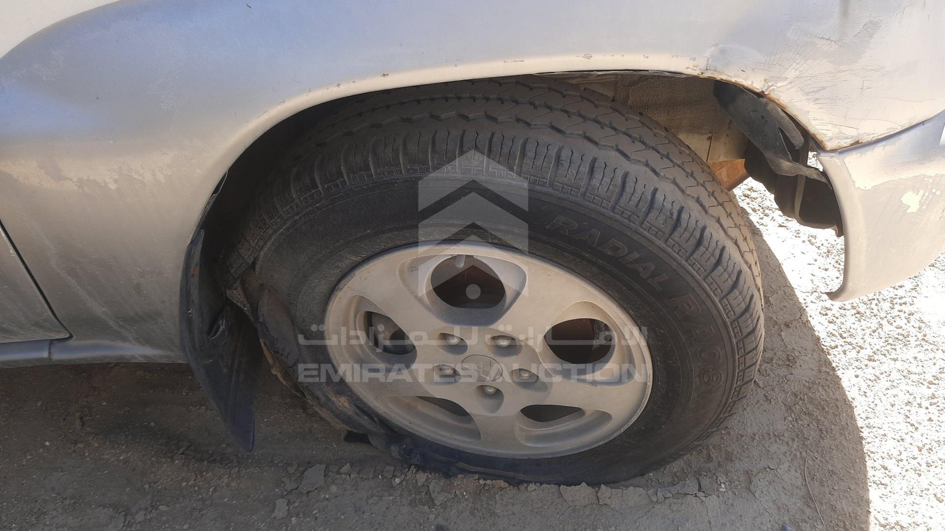 2002 MITSUBISHI PAJERO VIN: JMYLRH77W2Z701065