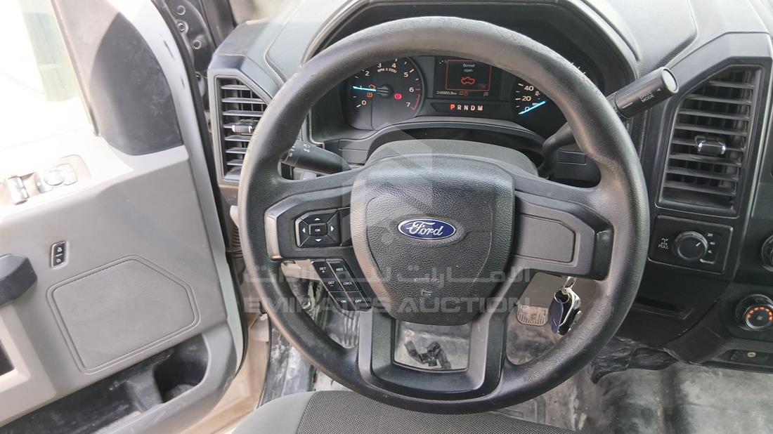 فورد اف 150 2020 — التحكمات في عجلة القيادة — صورة 14