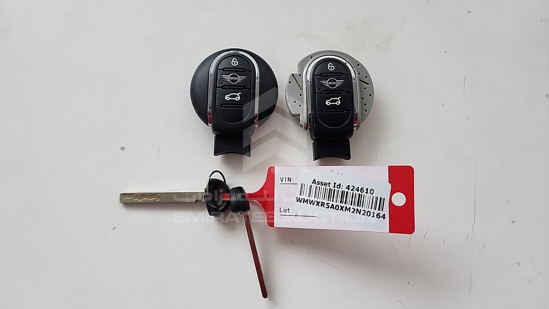 2021 MINI COOPER S VIN: WMWXR5A0XM2N20164