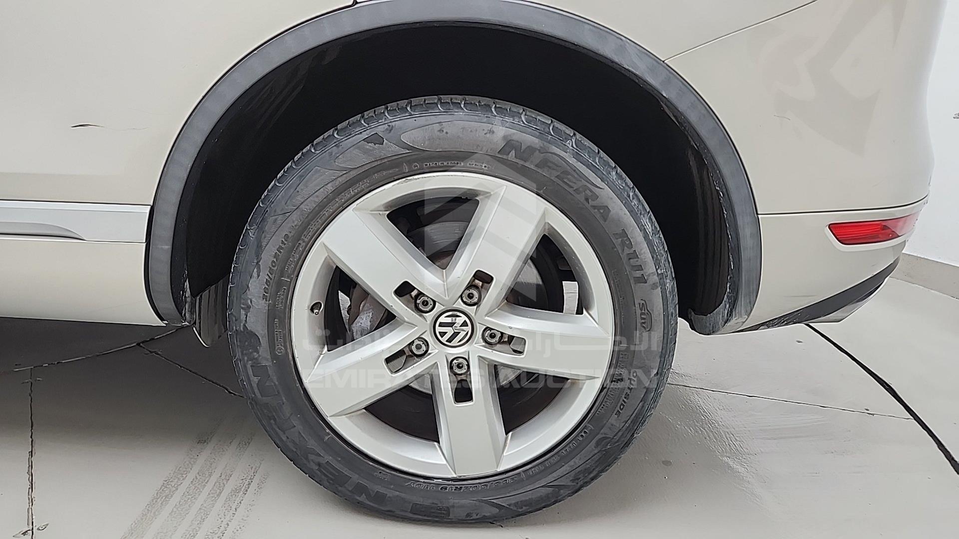 2012 VOLKSWAGEN TOUAREG VIN: WVGBC27P0CD000121
