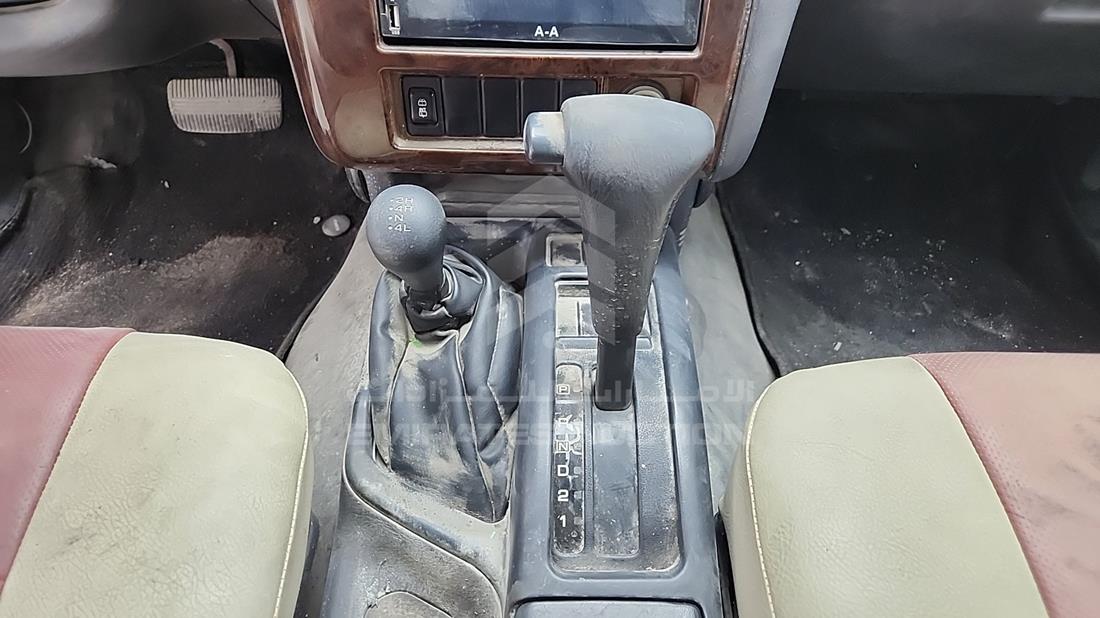 1998 Nissan Pathfinder — Gear View — Photo 17