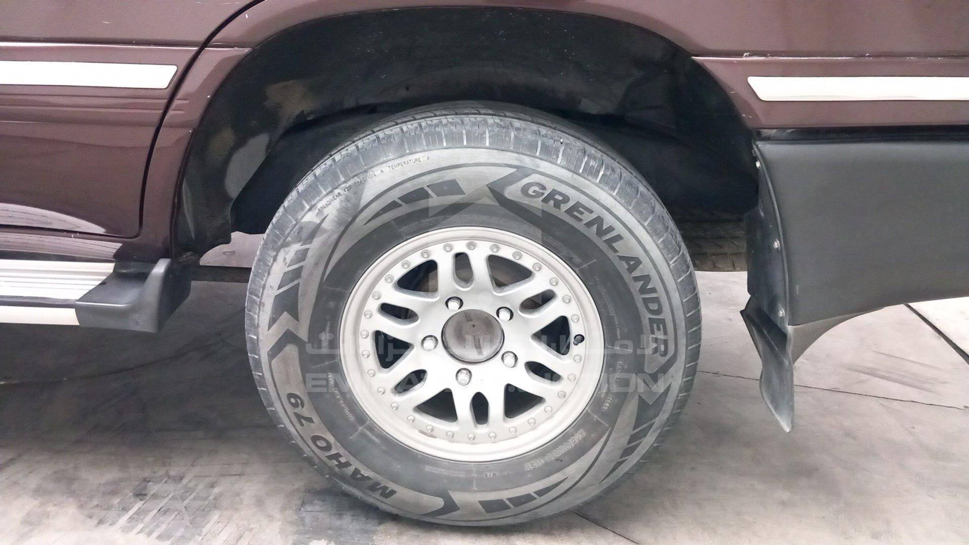 2002 TOYOTA LAND CRUISER VIN: JTEHJ09J225041002