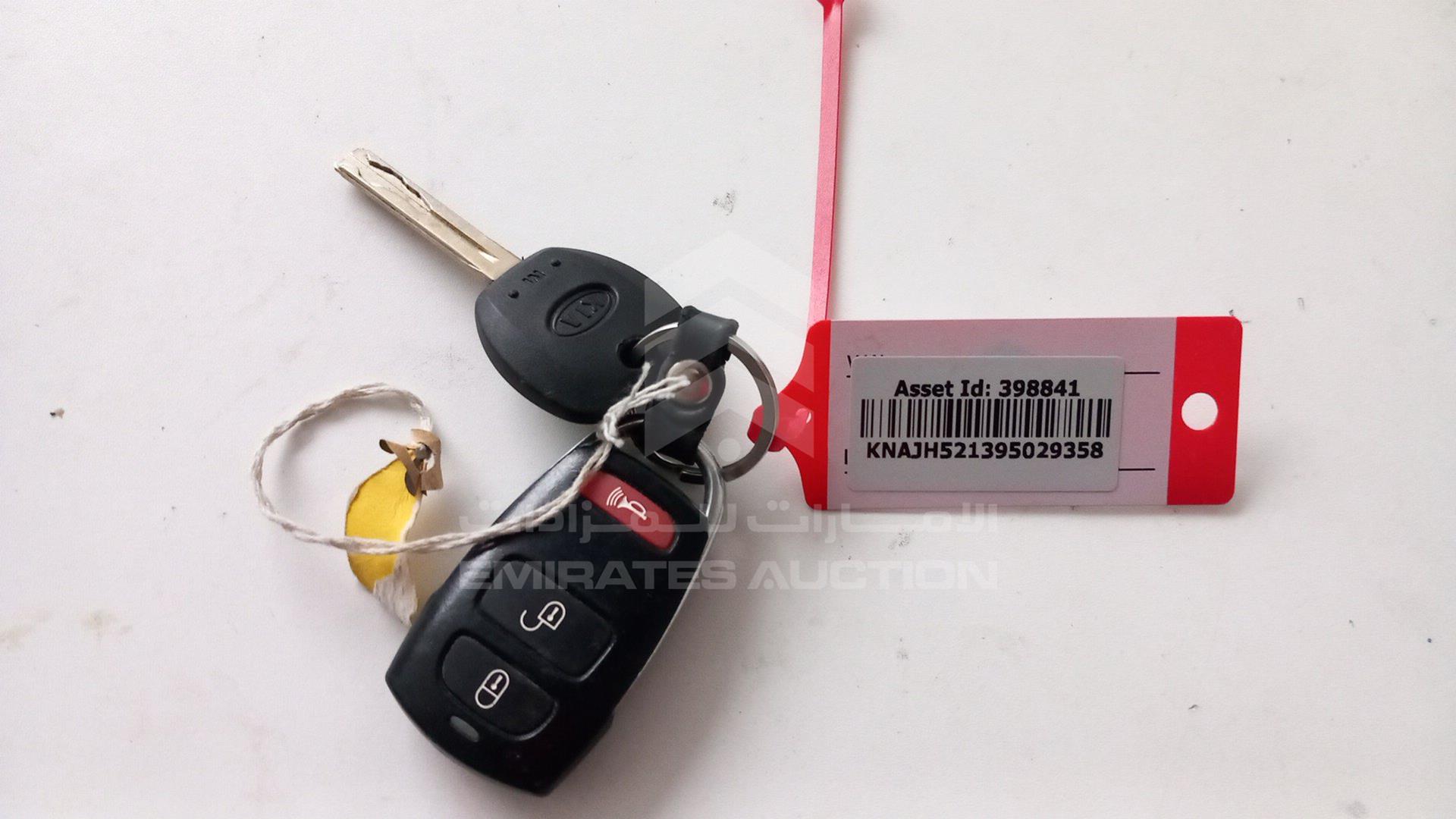 2009 KIA MOHAVE VIN: KNAJH521395029358