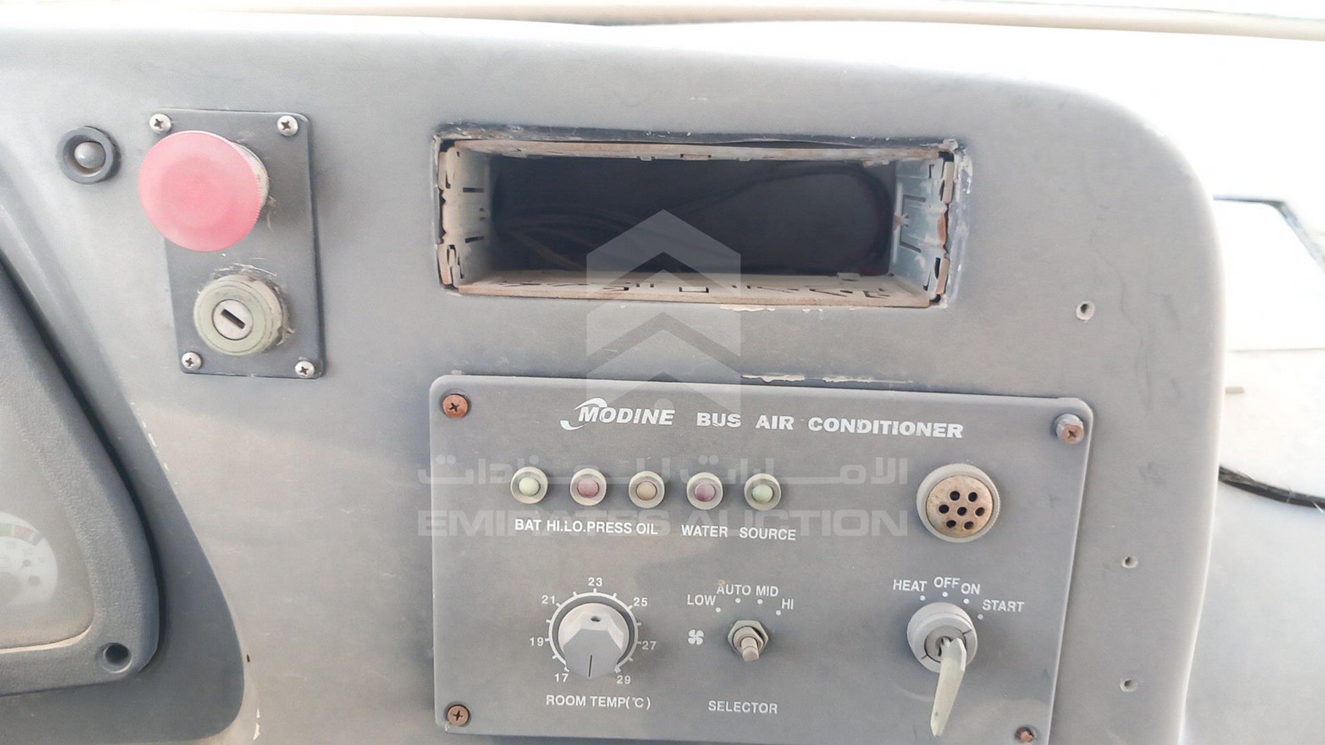 2009 ASHOK LEYLAND FALCON VIN: MB1PBEJA092136510