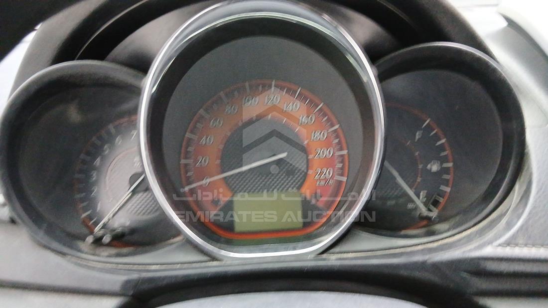 تويوتا ياريس 2015 — مؤشر السرعة — صورة 16