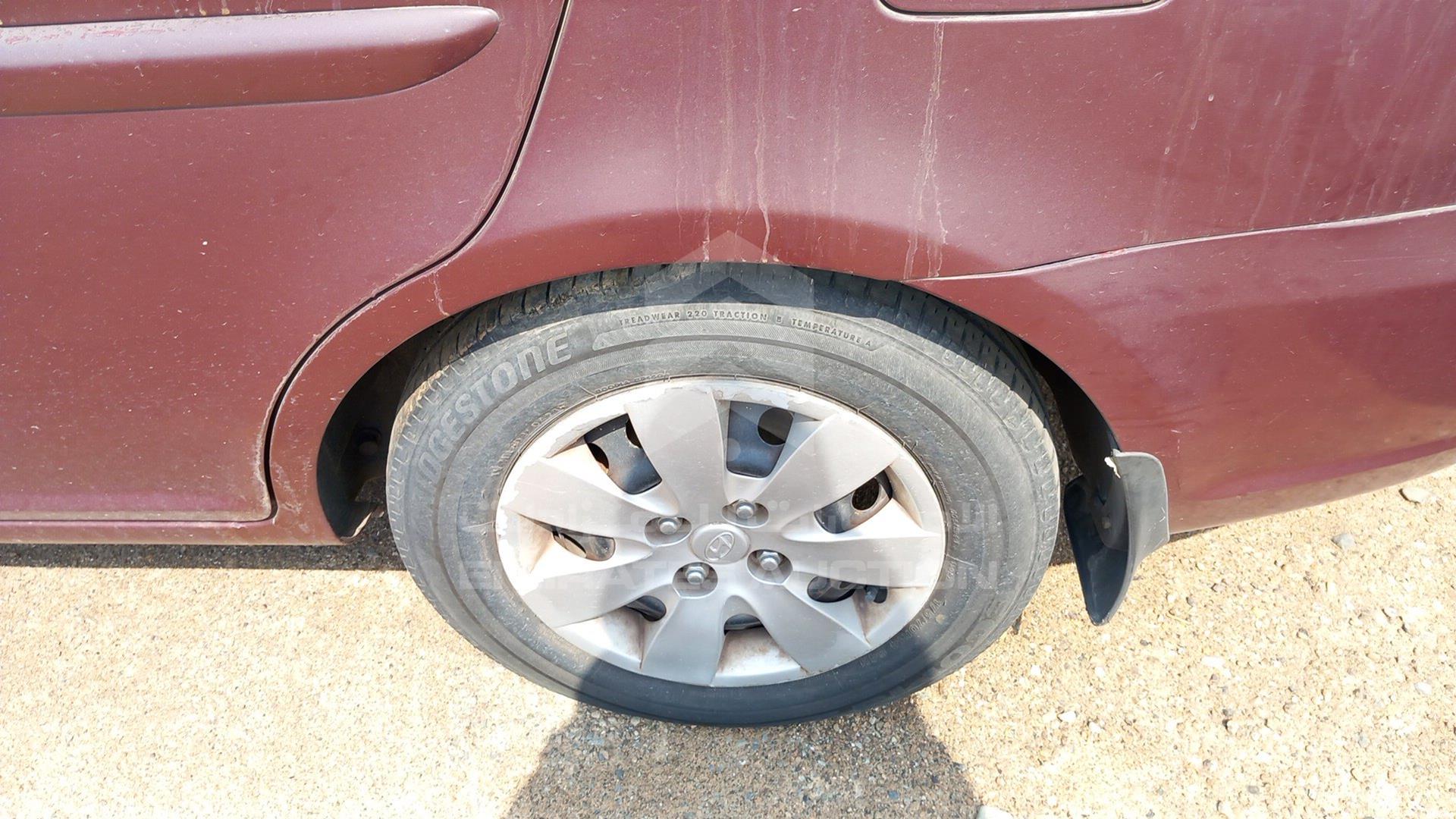 2009 HYUNDAI ACCENT VIN: KMHCM41A09U329458