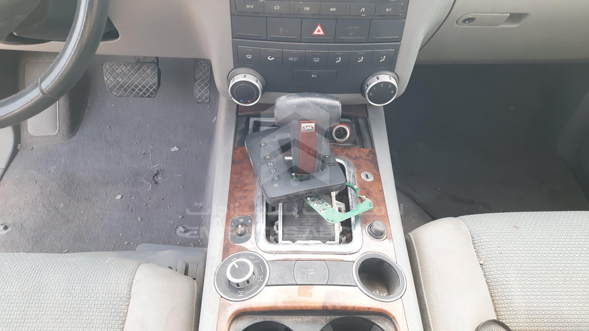 2005 VOLKSWAGEN TOUAREG VIN: WVGHRP7L25D033952