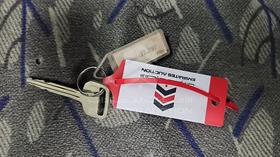 2011 Toyota Hiace — Keys — Photo 4 — Thumbnail