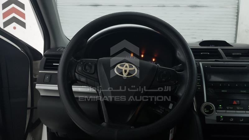 6T1BF9FK9HX695666 Auction: EmiratesAuction Lot: 422756 6T1BF9FK9HX695666 Toyota Camry 2017 WHITE Photo 14