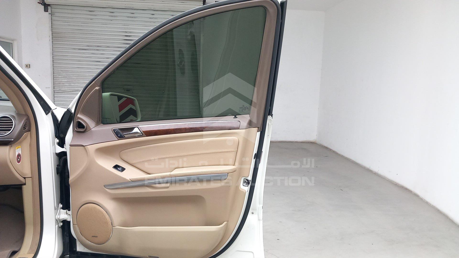 2011 MERCEDES GL 500 VIN: WDCBF8GE2BA653329