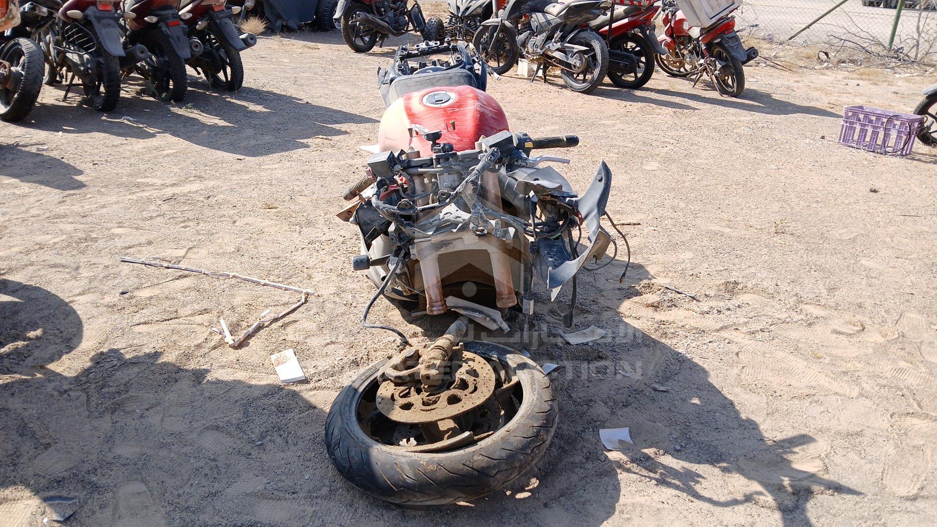2011 SUZUKI MOTORBIKE VIN: JS1CK111300100087