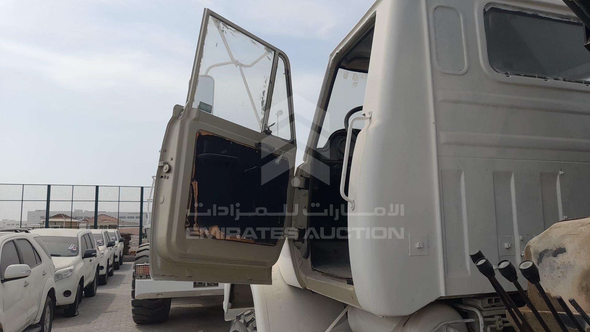 0 NISSAN DIESEL UD VIN: TZA52P-4208