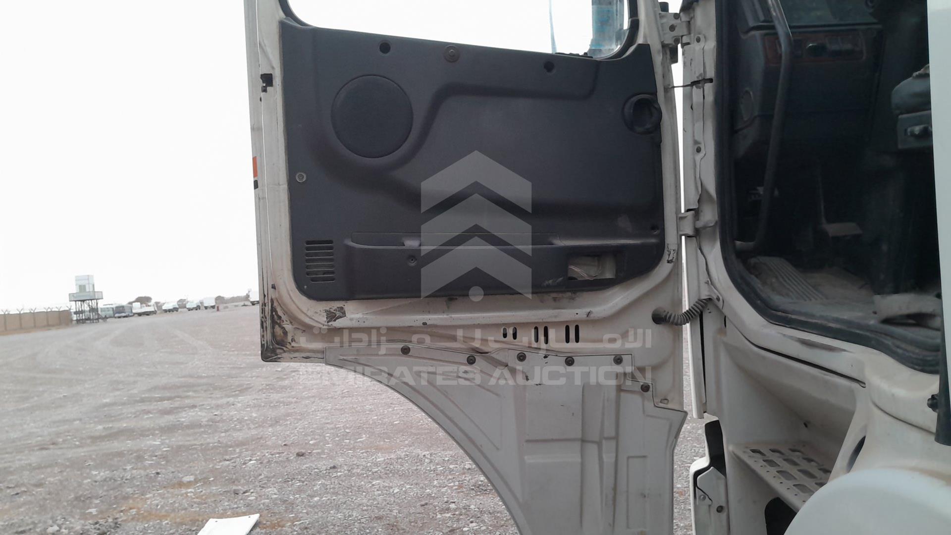 1999 VOLVO FH12 VIN: YV2A4B3AXXB215995
