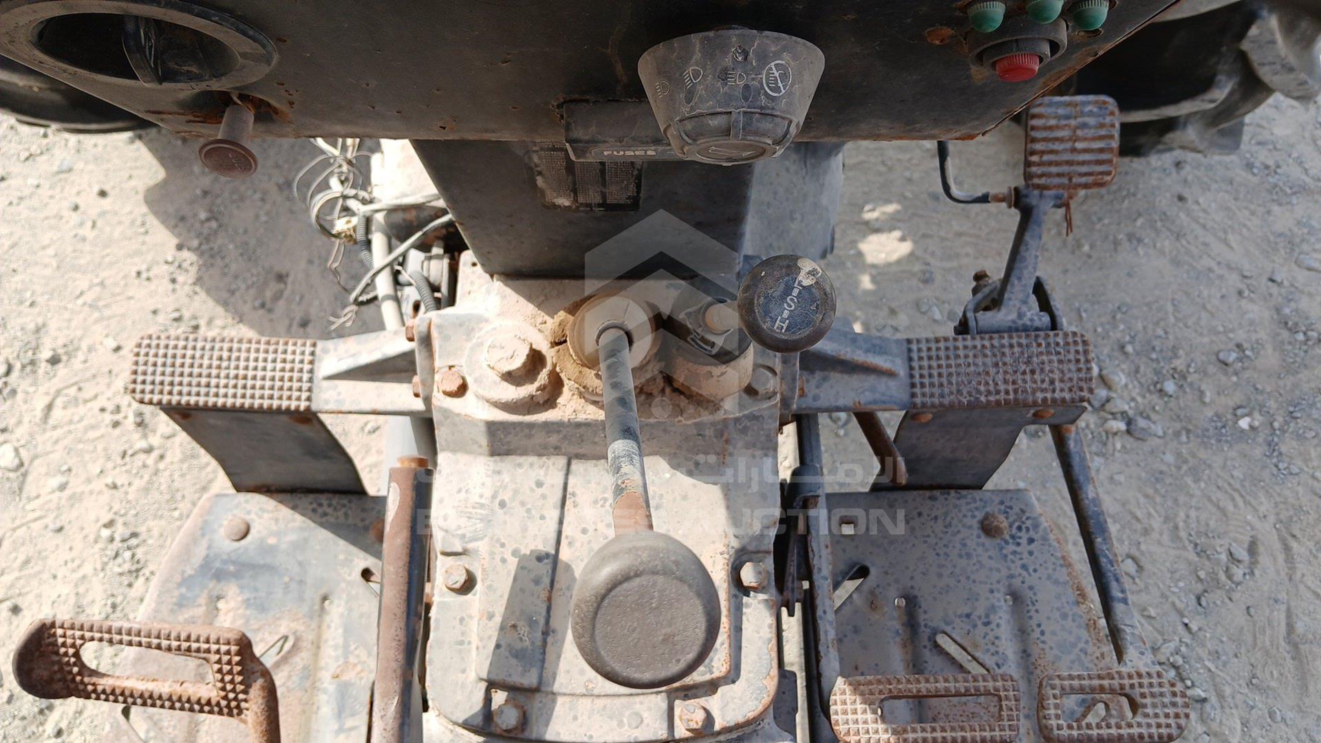 0 MASSEY FERGUSON --- VIN: LF31288U915812G