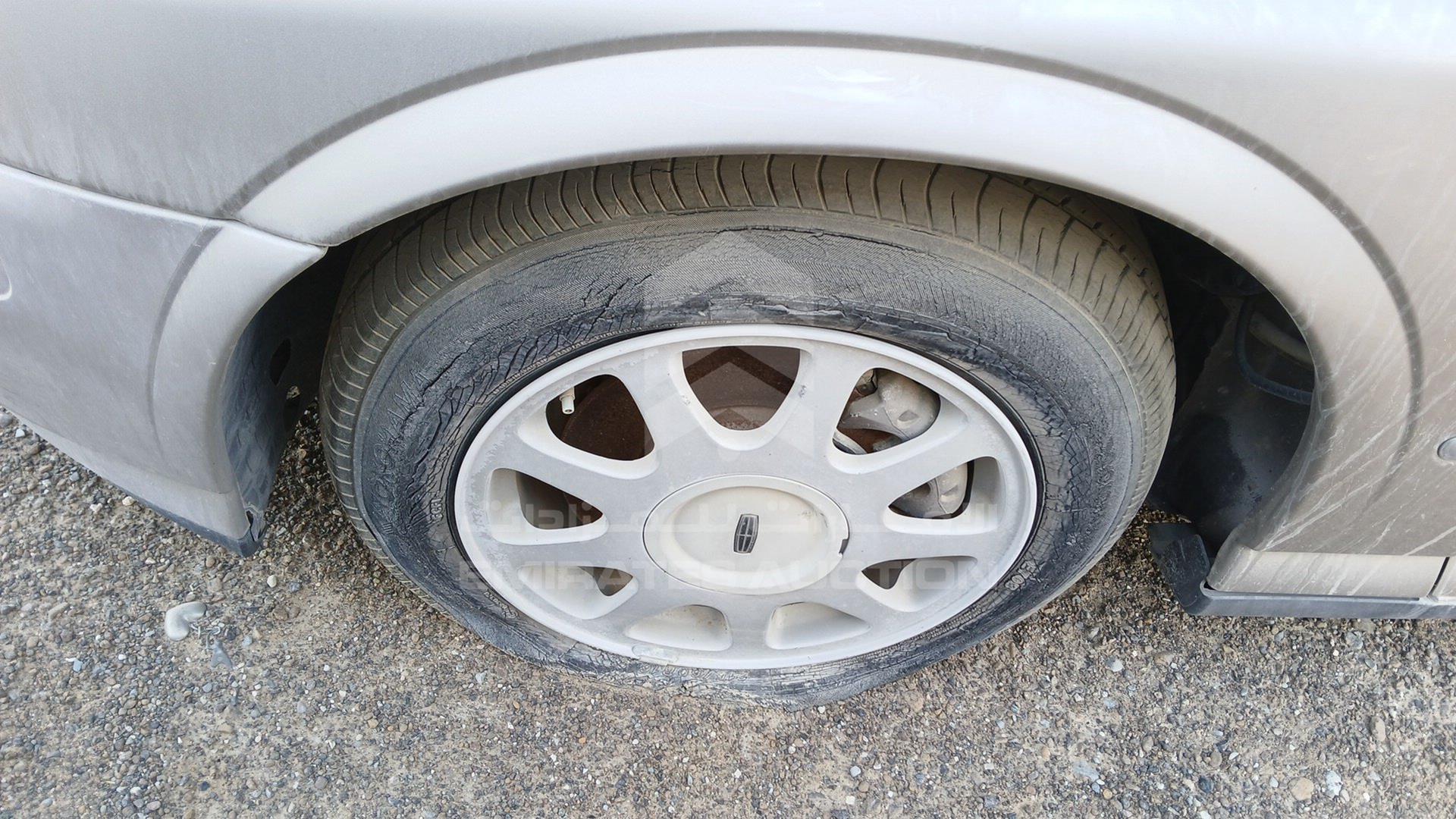 2000 LINCOLN MKZ VIN: 1LNHM86S5YY777894