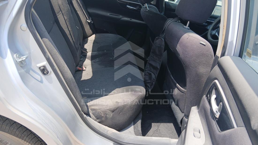 نيسان التيما 2013 — زاوية الراكب الخلفي اليمنى — صورة 20