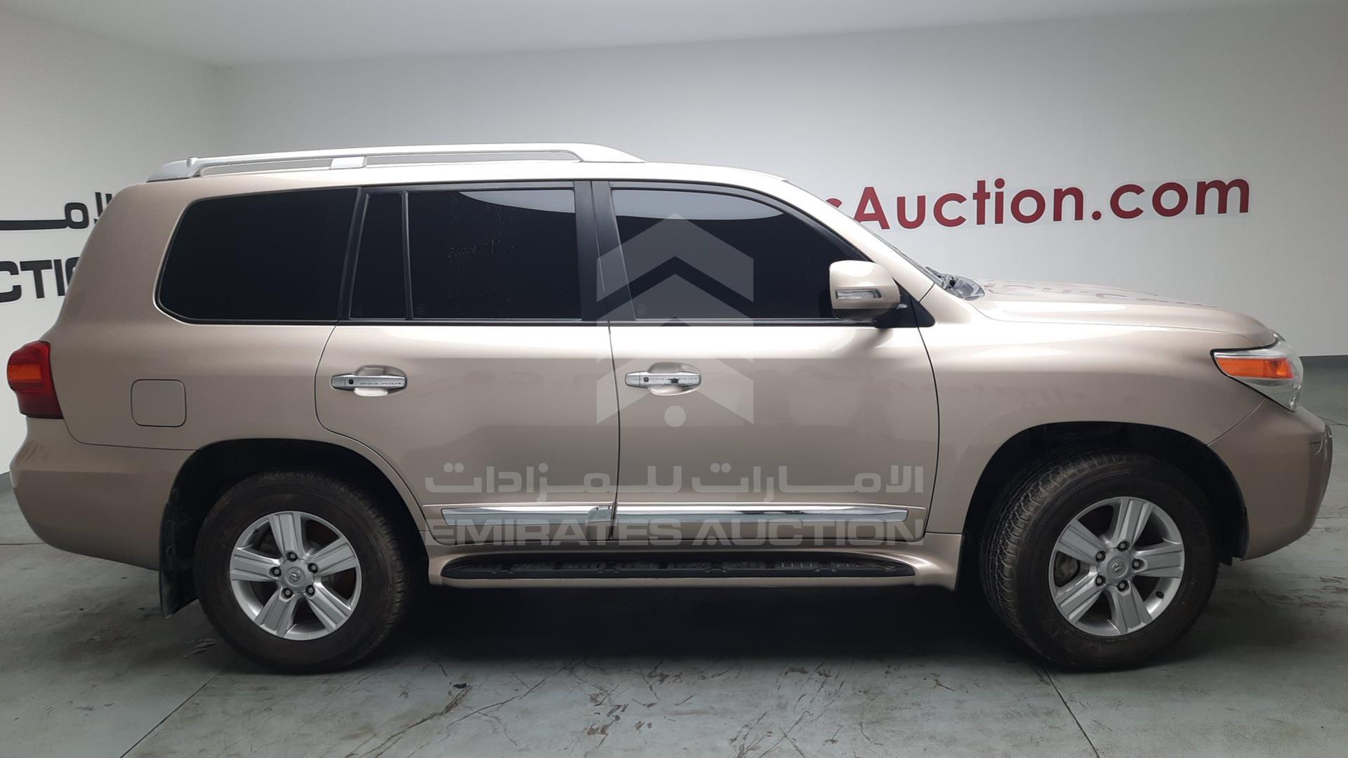 2015 TOYOTA LAND CRUISER VIN: JTMHY05J5F4032408