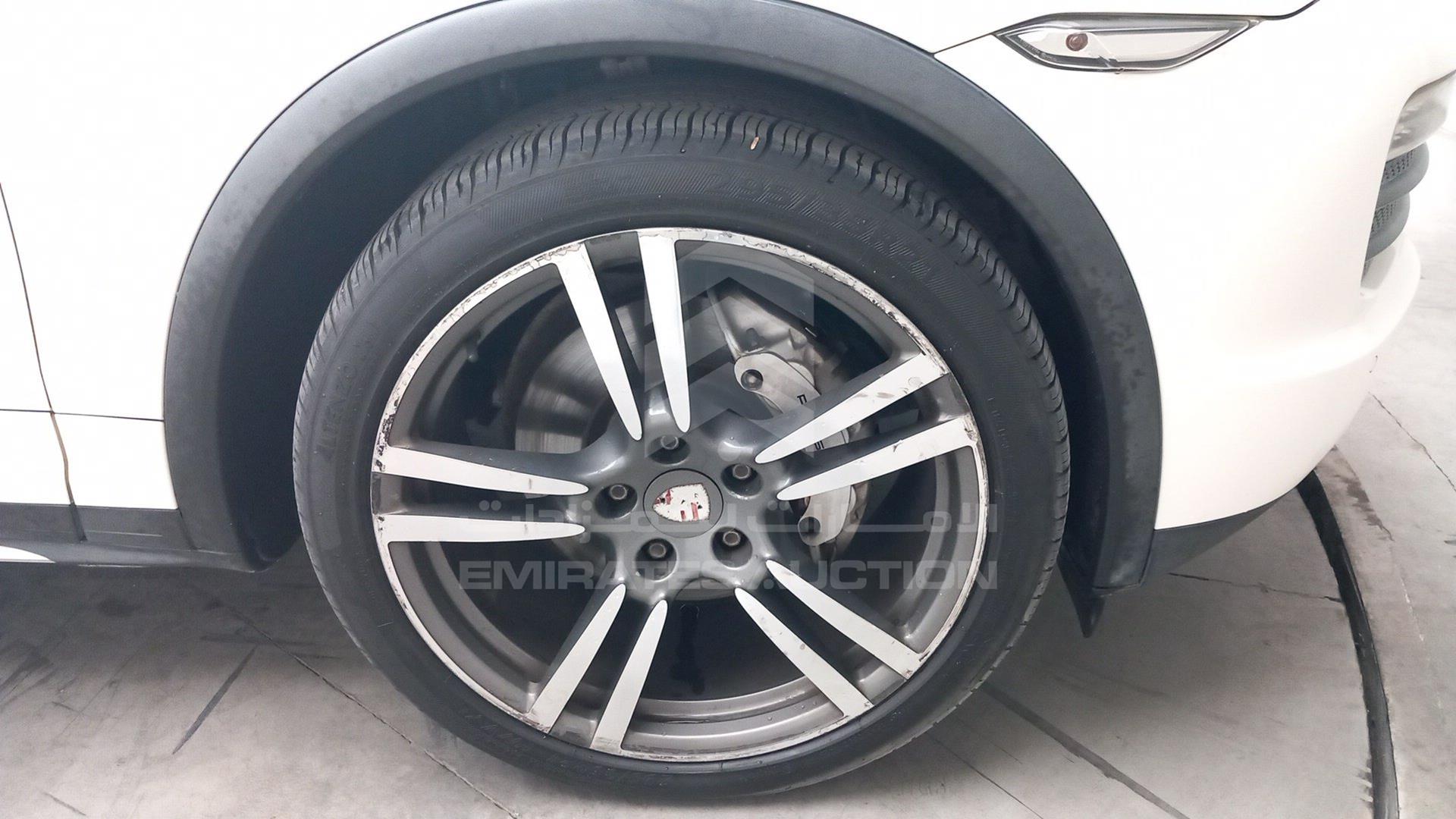 2011 PORSCHE CAYENNE VIN: WP1ZZZ92ZBLA50727