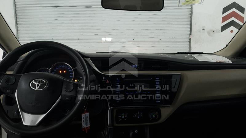 RKLBB9HE8J5212787 Auction: EmiratesAuction Lot: 404125 RKLBB9HE8J5212787 Toyota Corolla 2018 WHITE Photo 15