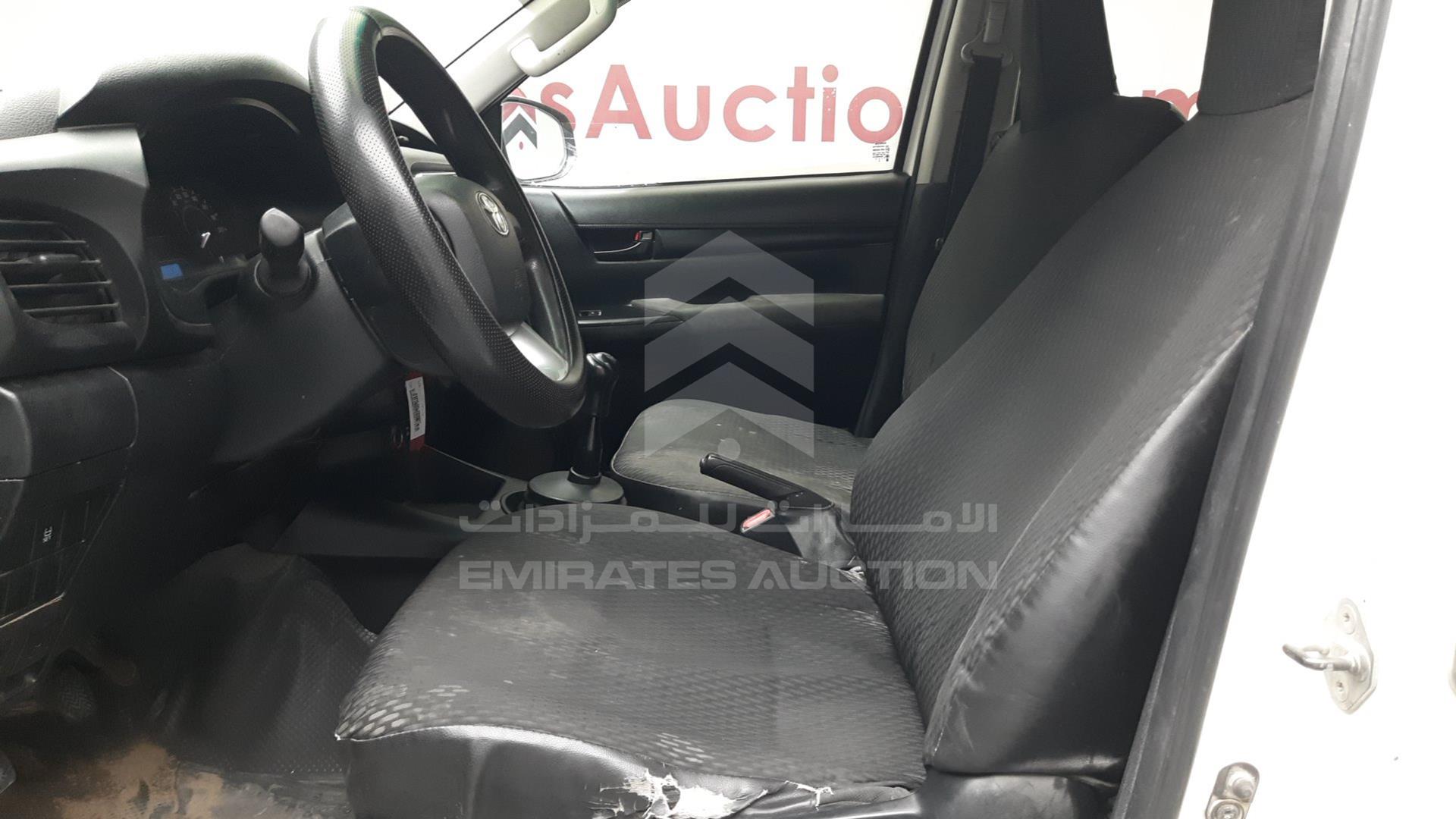 2017 TOYOTA HILUX VIN: MR0DB8CD2H0115737