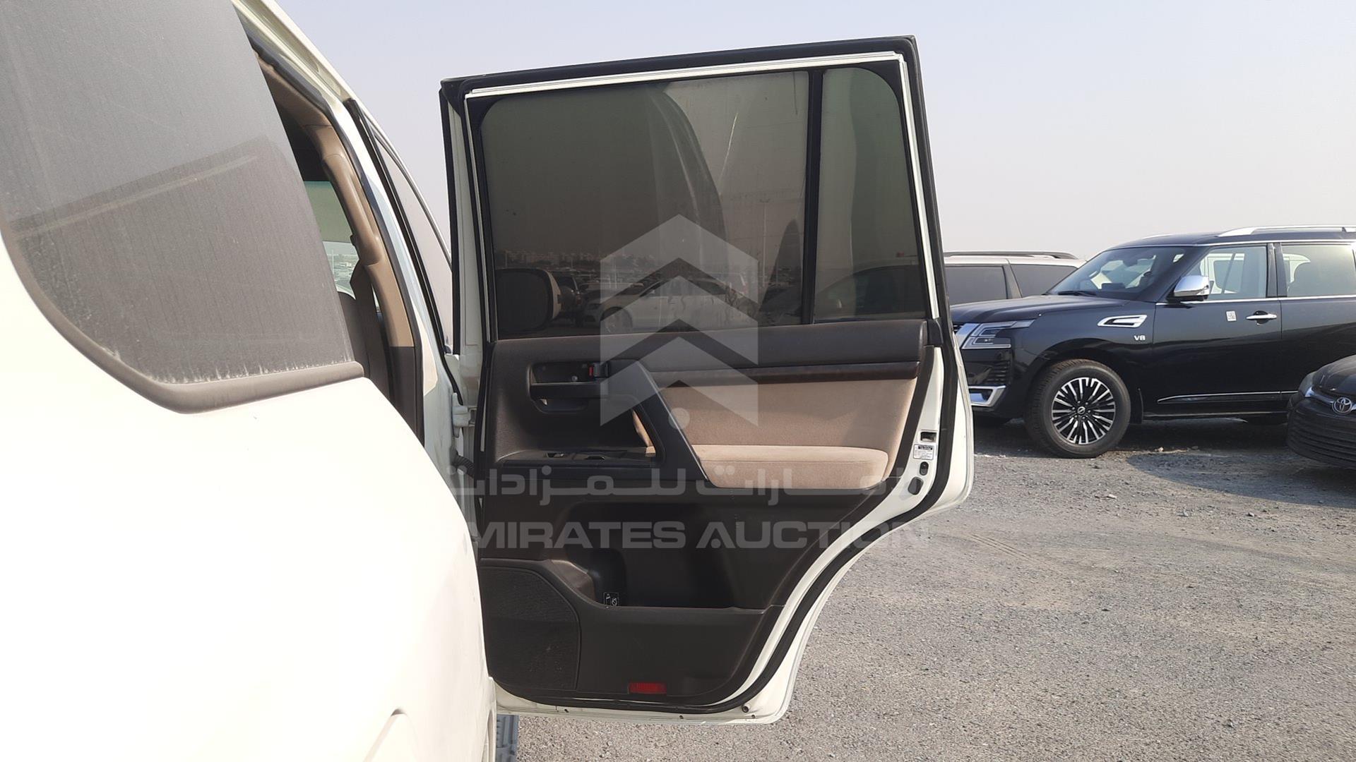 2011 TOYOTA LAND CRUISER VIN: JTMHU09J5B4036555
