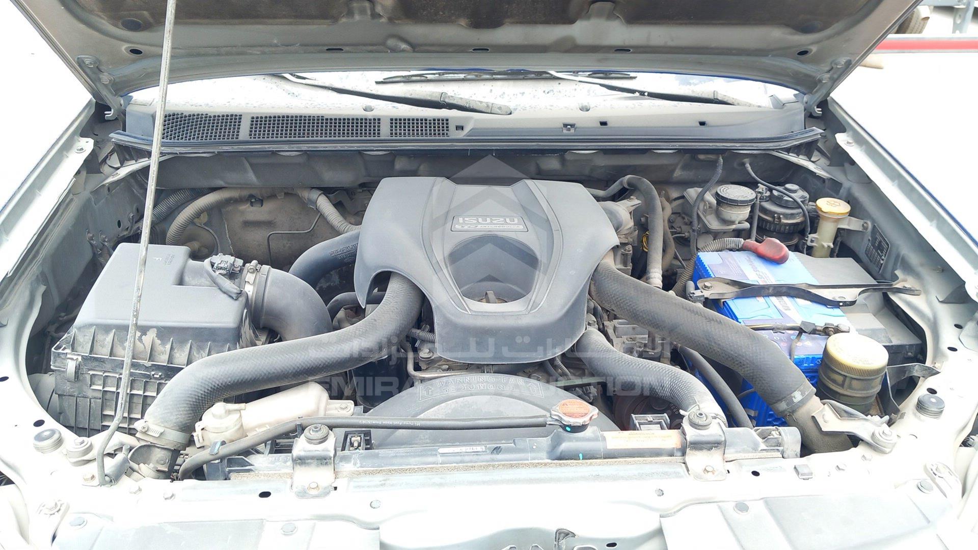 2015 ISUZU D-MAX VIN: MPAEL3317FT013569