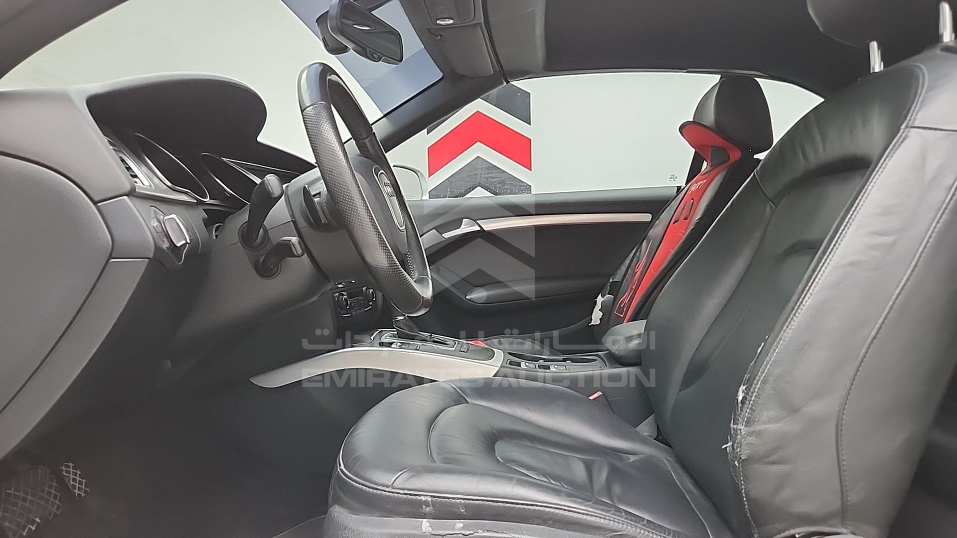 2010 AUDI A5 VIN: WAUAFB8F9AN012270