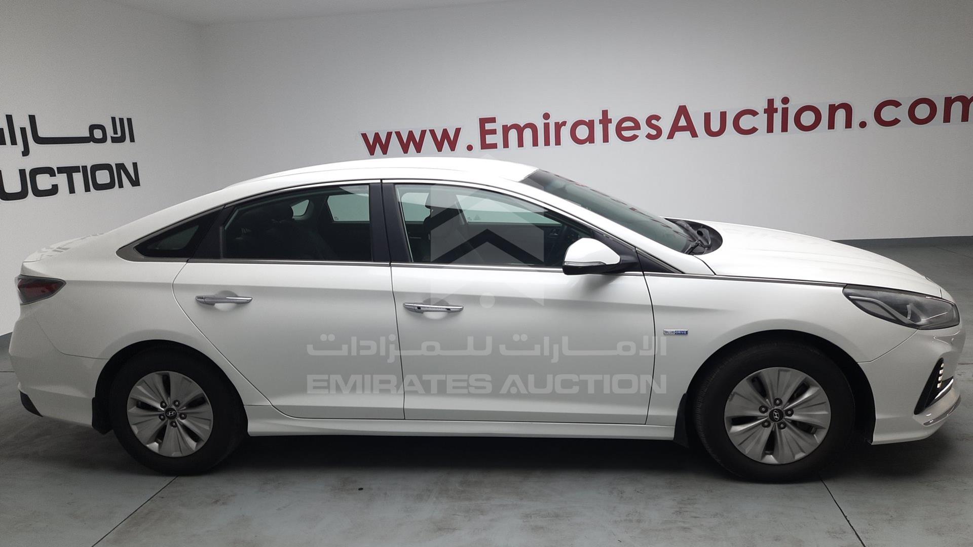 2018 HYUNDAI SONATA VIN: KMHE24139JA081992