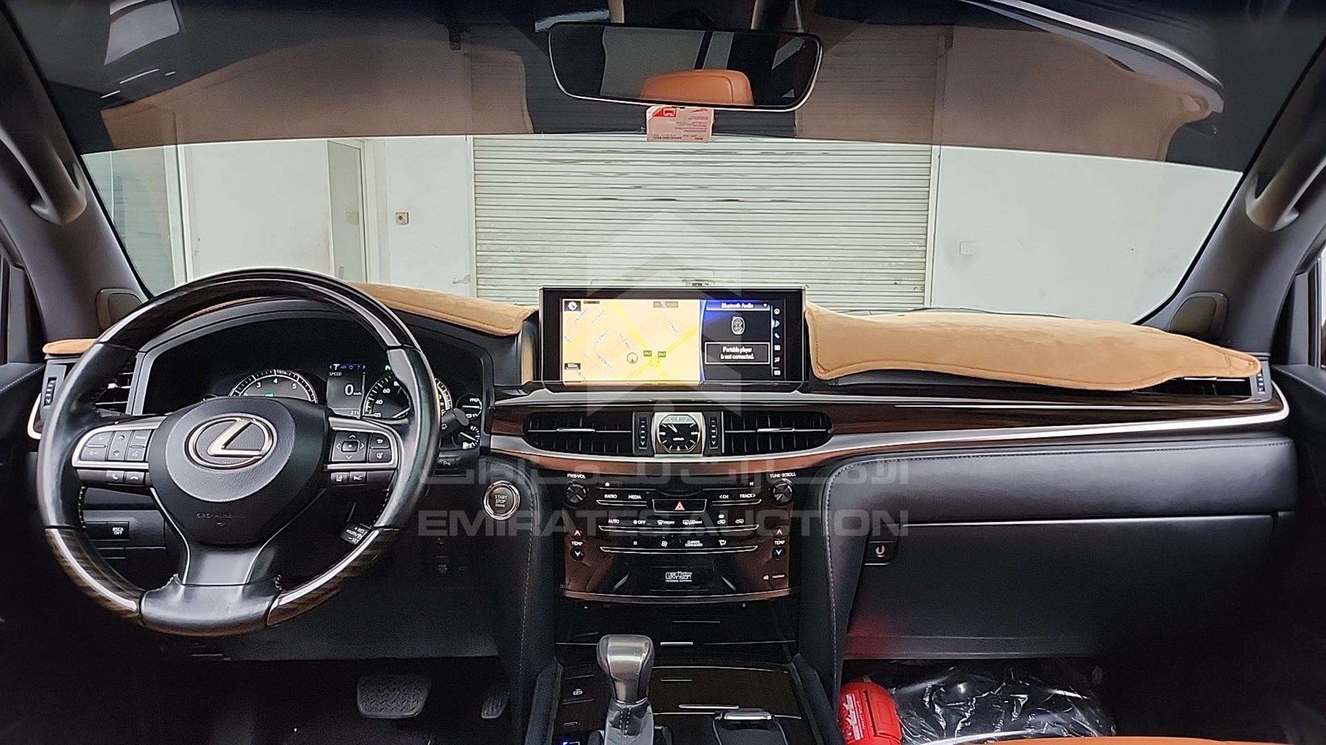 2018 LEXUS LX 570 VIN: JTJHY00W2J4259693