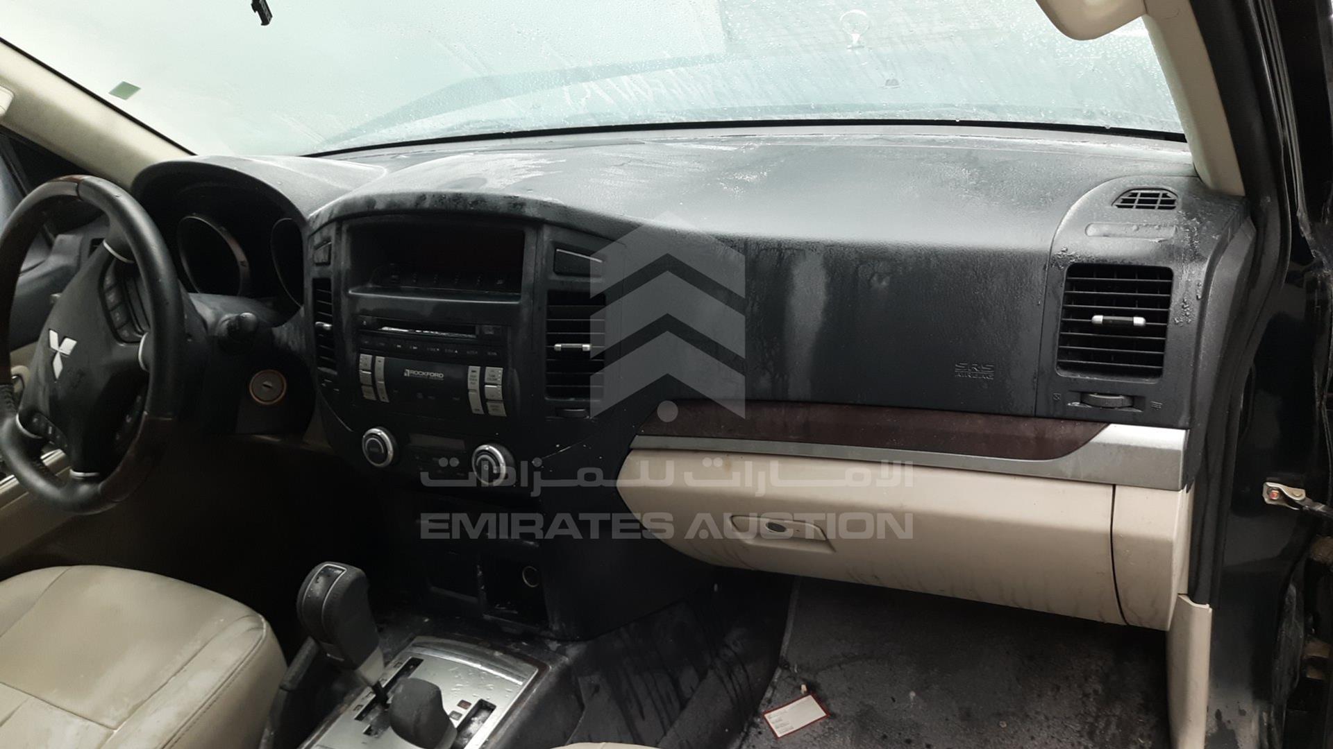 2011 MITSUBISHI PAJERO VIN: JMYLRV95WBJ709201