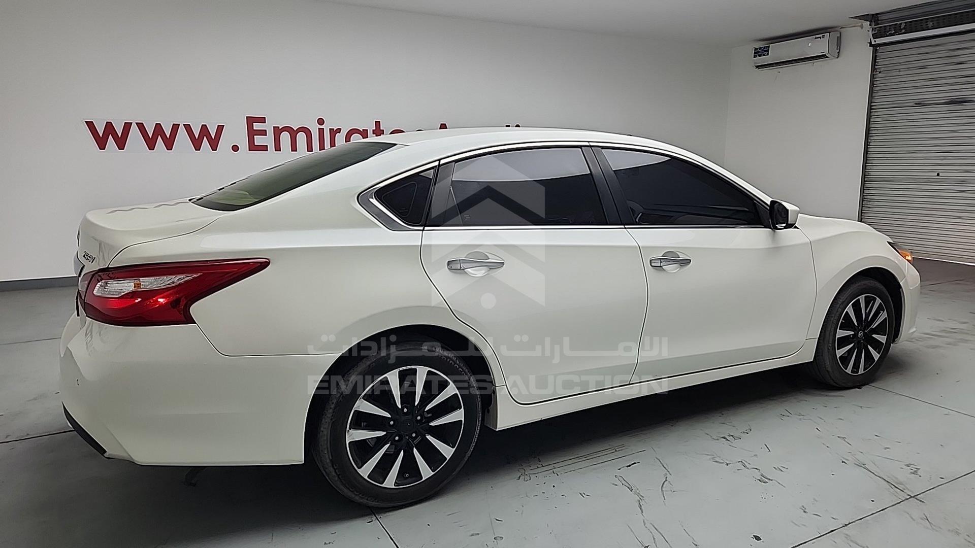 2018 NISSAN ALTIMA VIN: 1N4AL3A92JC293206