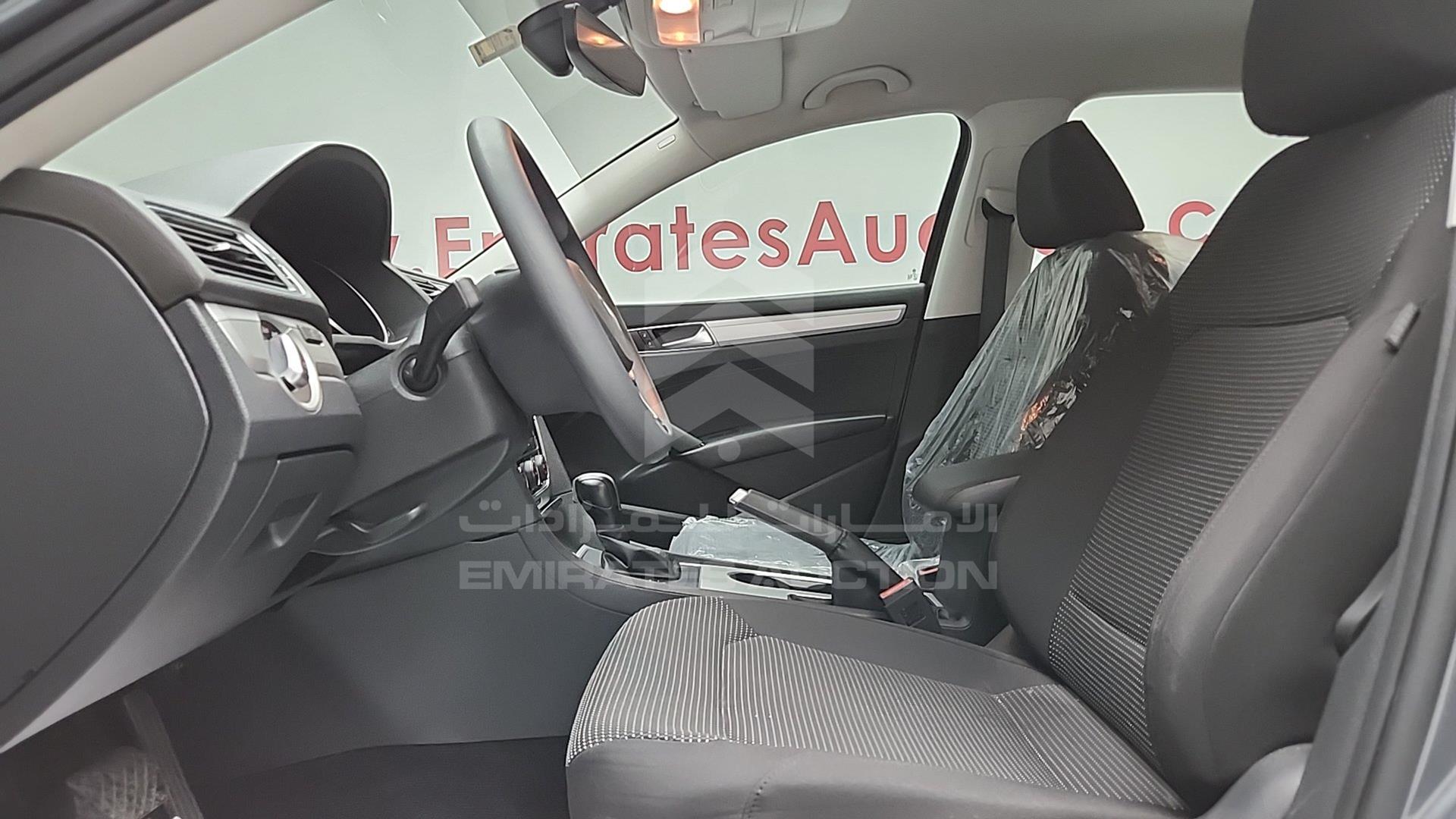 2018 VOLKSWAGEN PASSAT VIN: WVWAR7A32JC040107