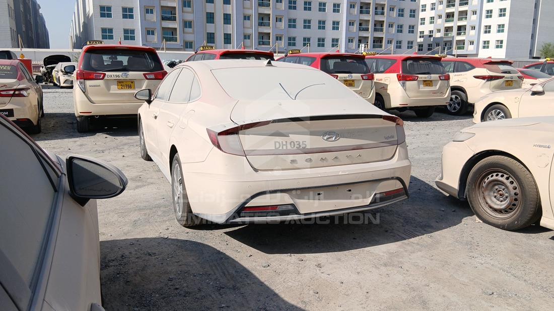 2021 Hyundai Sonata Hybrid — Rear Left Angle — Photo 7