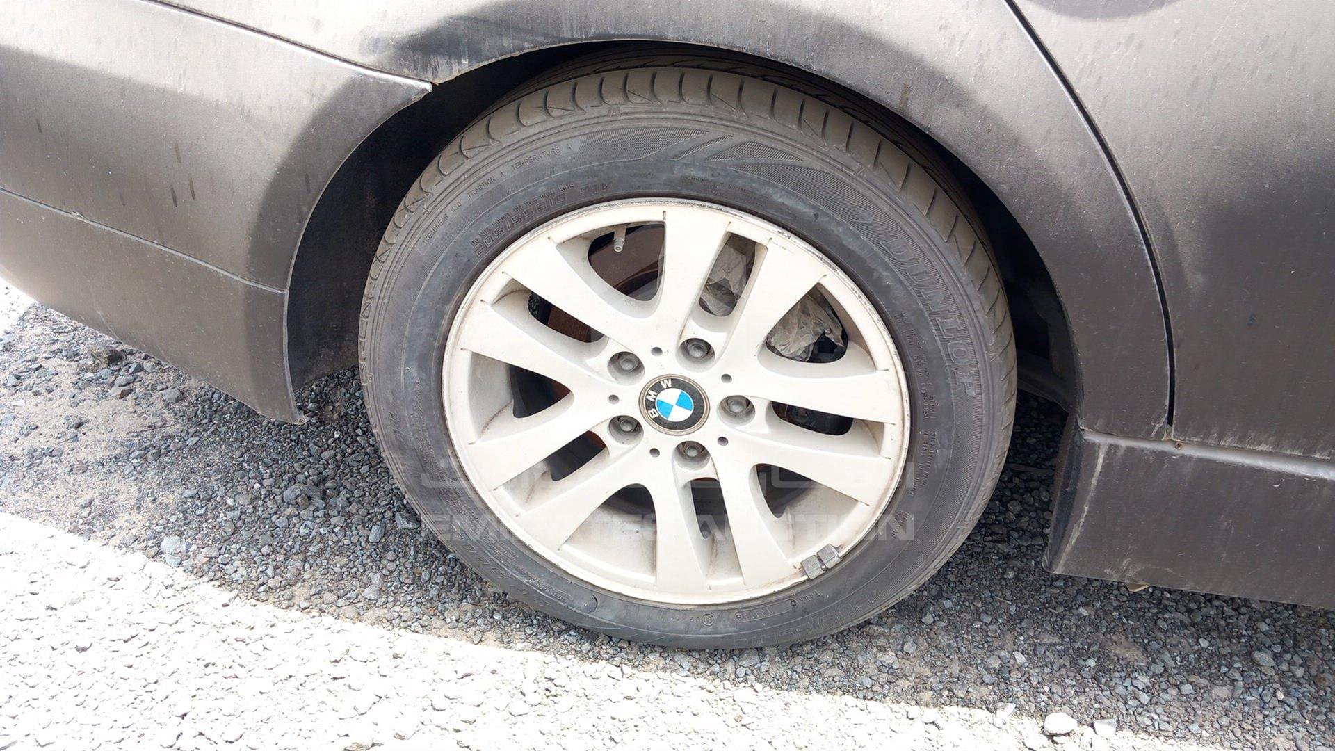 2008 BMW 320I VIN: WBAVG71028A402646