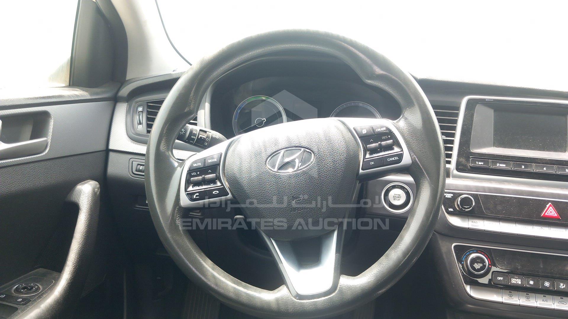 2019 HYUNDAI SONATA VIN: KMHE24133KA092990