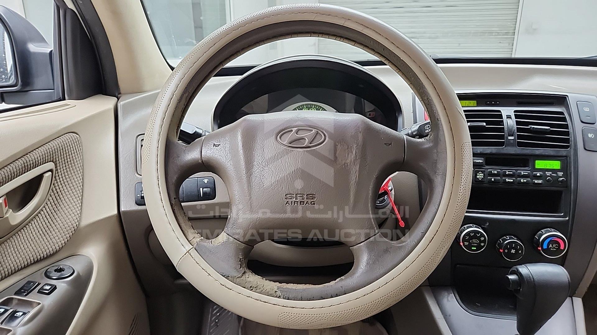2008 HYUNDAI TUCSON VIN: KMHJM81B78U821197