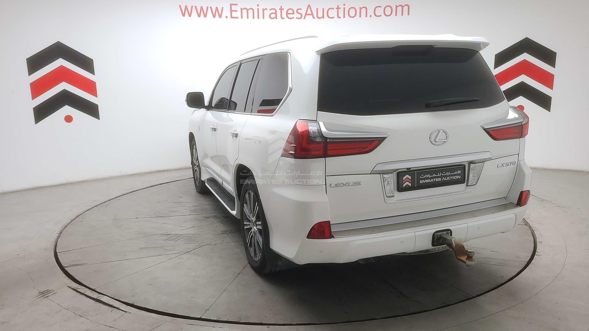 2016 LEXUS LX 570 VIN: JTJHY00WXG4203252